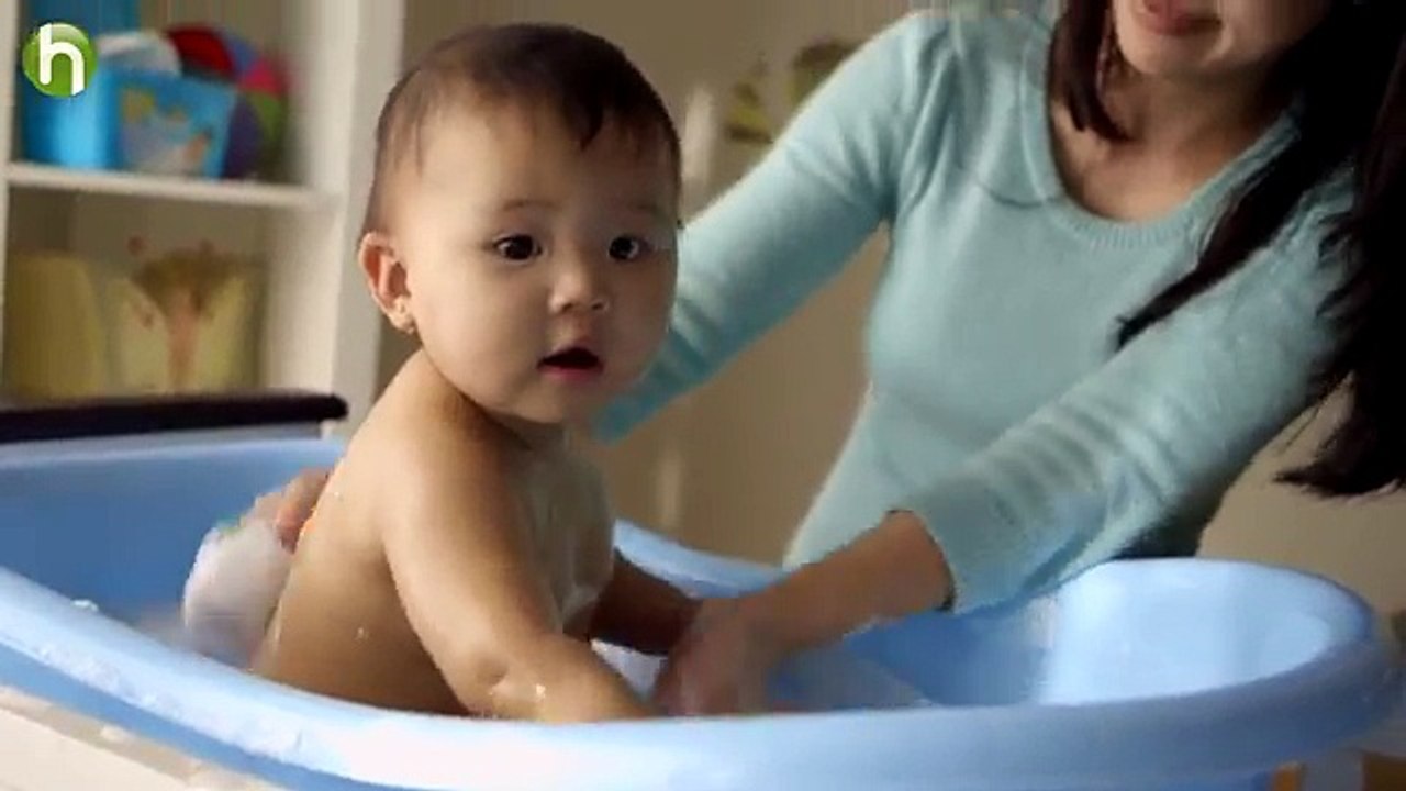 Comment à baigner votre nouveau née bébé