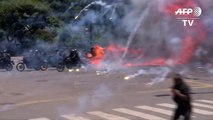Policiais feridos e políticos mortos na Venezuela