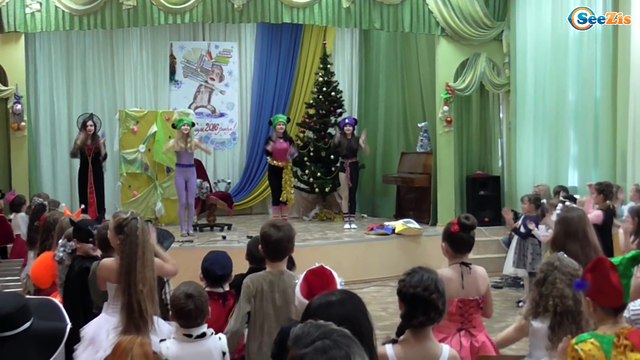 ✔ Беби Борн и Девочка Поля на Новогоднем Утреннике в школе с Дедом Морозом/ Baby Born and Polya ✔