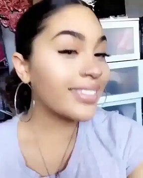 Increíble lo que esta mujer puede hacer con su lengua movimientos SP