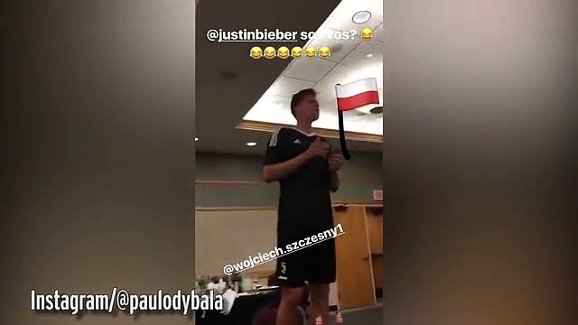 Wojciech Szczęsny sings Justin Bieber's Love Yourself for his Juventus inauguration!