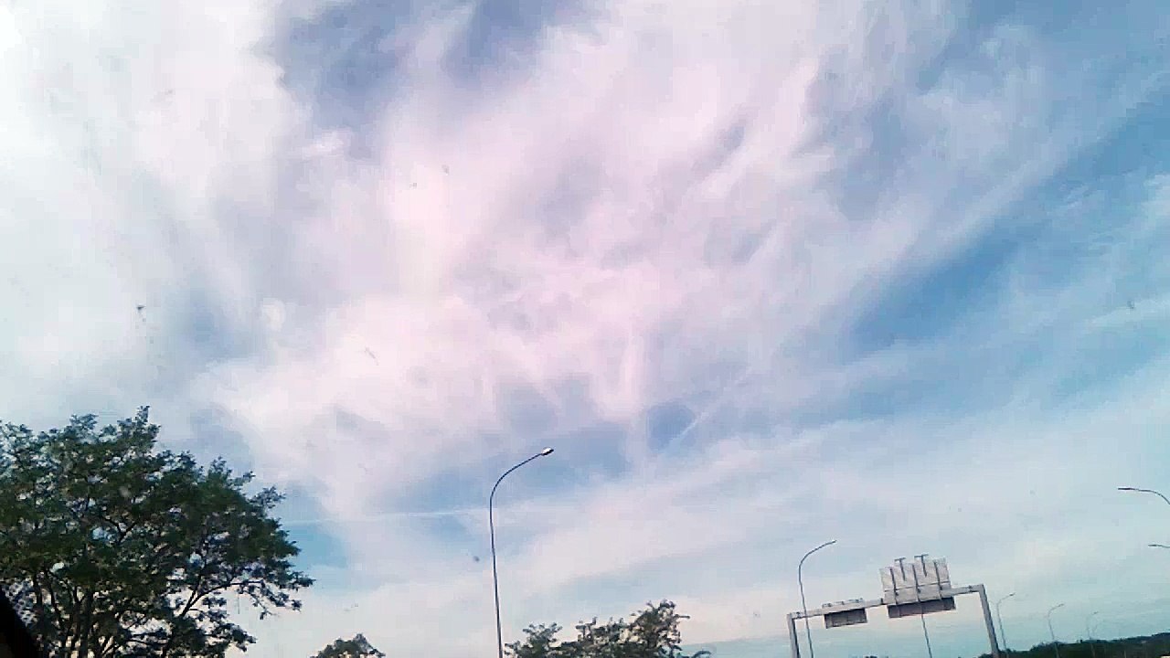 Chemtrails Angers - 17 mai 2017 - 11h27