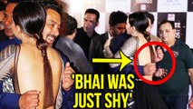 Salman Khan And Sana Khan AWKWARD HUG Moment Caught At Big Zee Enterainment Awards 2017
