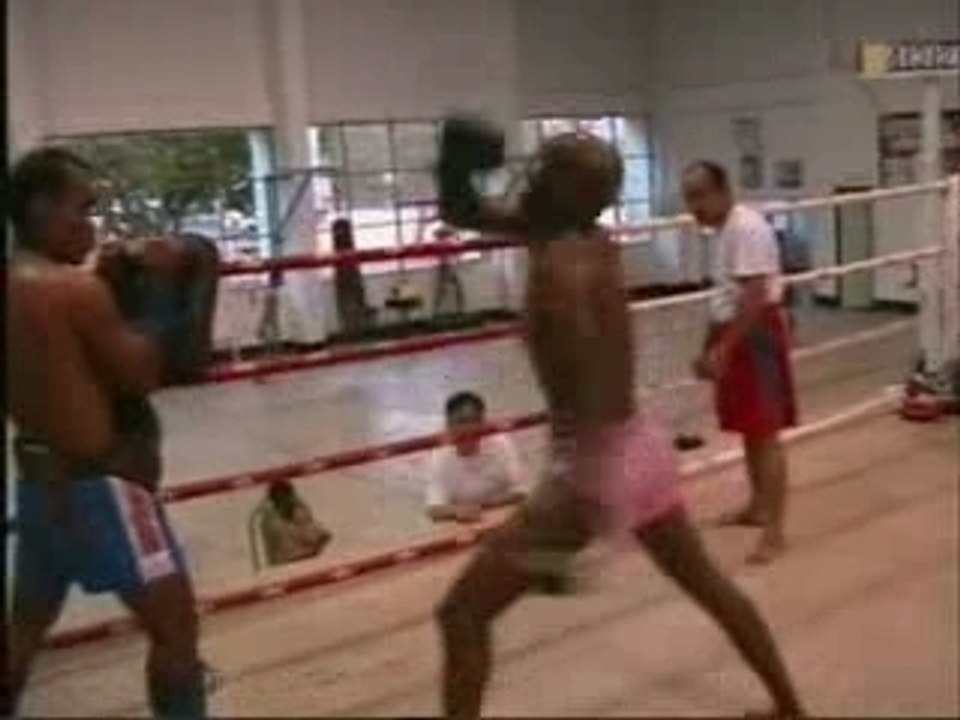 Abdoulaye fadiga C'est plus une jambe c'est une arme looool!