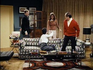 The Bob Newhart Show s01e19 - Not With My Sister You Don't