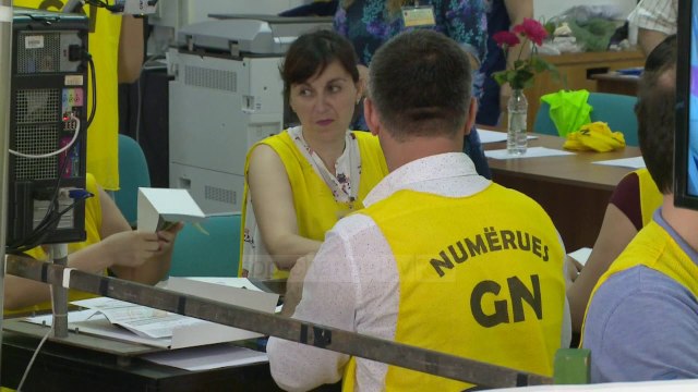 Fondet, 13 parti duhet t`i kthejnë në KQZ - Top Channel Albania - News - Lajme