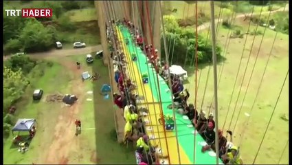 Hedefleri, 'havada asılı yemek yeme rekoru'nu kırmak