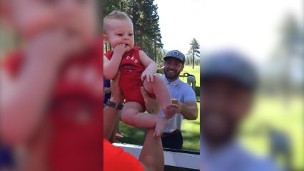 Justin Timberlake rejoue la scène du Roi Lion avec un bébé