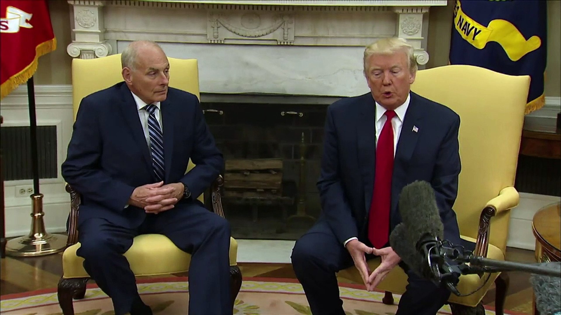 Novo chefe de gabinete de Trump toma posse