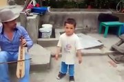 طفل راقص بلفطره فنان