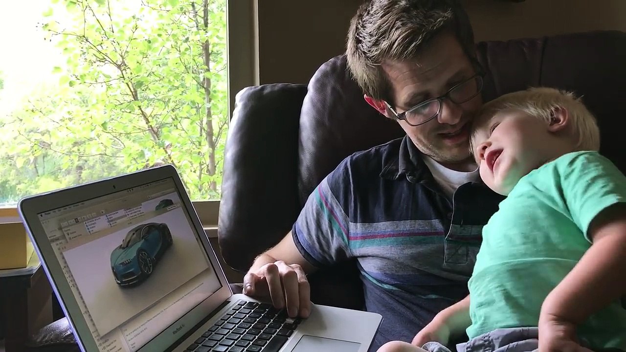 Un enfant extrêmement intelligent peut reconnaître beaucoup de marques de voitures !