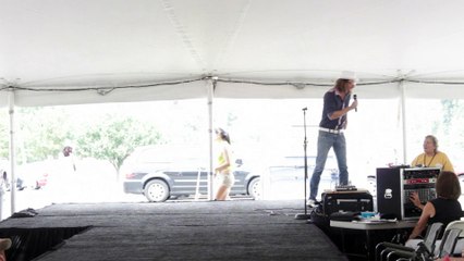Memphis Jones chats with the crowd at Elvis Week 2014 video