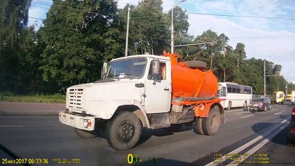 Волоколамское шоссе, 6:30 утра. Авария в сторону Центра.