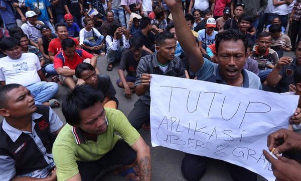 Sopir Angkot Masih Protes Keberadaan Taksi Online
