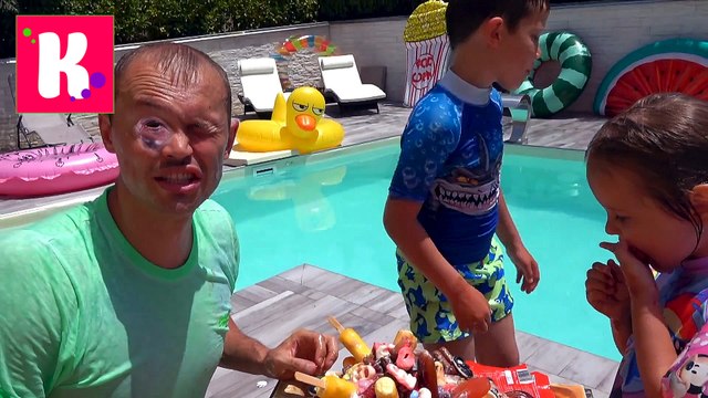 ICE CREAM Challenge Попробуй не ПОПРОБУЙ ЧЕЛЛЕНДЖ Мороженое в БАССЕЙНЕ Largest Ice-cream & Shark Кати и Макс новое видео