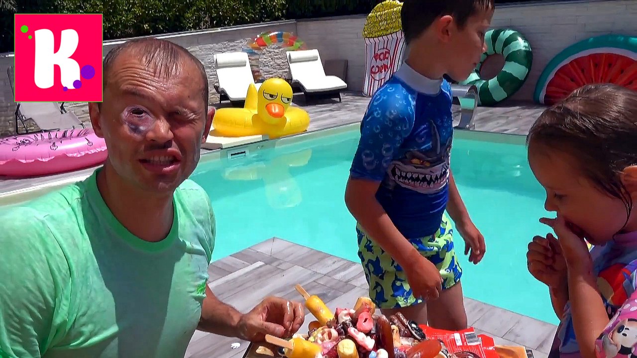 ICE CREAM Challenge Попробуй не ПОПРОБУЙ ЧЕЛЛЕНДЖ Мороженое в БАССЕЙНЕ Largest Ice-cream & Shark Кати и Макс новое видео