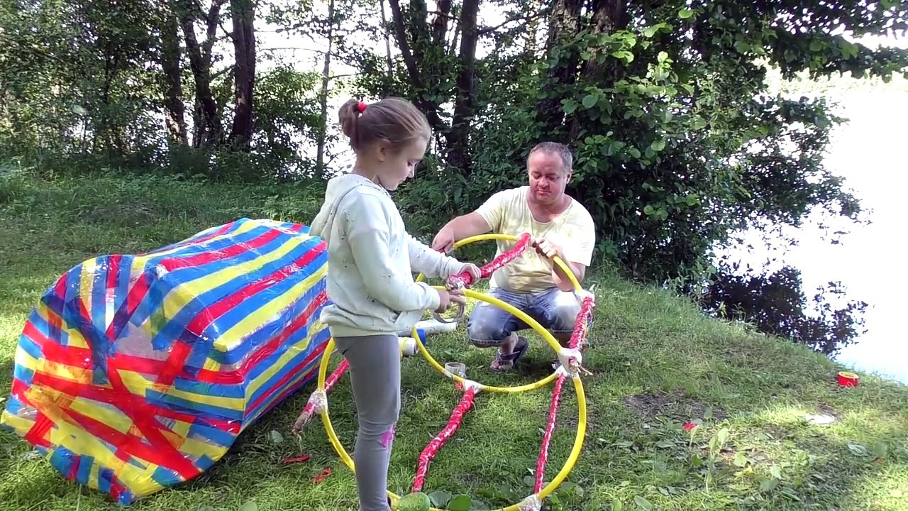 Плавающий дом мечты Дом на воде Дом на поплавках из пленки и скотча Приключения на воде