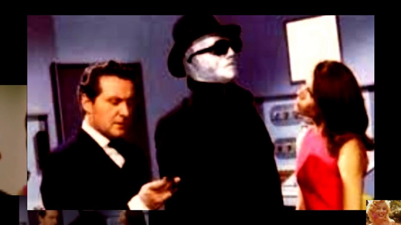 Diana Rigg - Chapeau melon et bottes de cuir