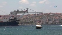 Türk Akımı Boru Hattı İnşaatına Boruları İndiren Şantiye Gemisi İstanbul Boğazı'ndan Geçti
