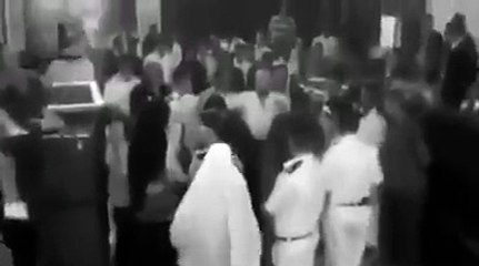 hapiste yatan kocasını ziyaret eden kadının sarılması ke-efirler inse-enları suçsuzyere yatırıyorlar