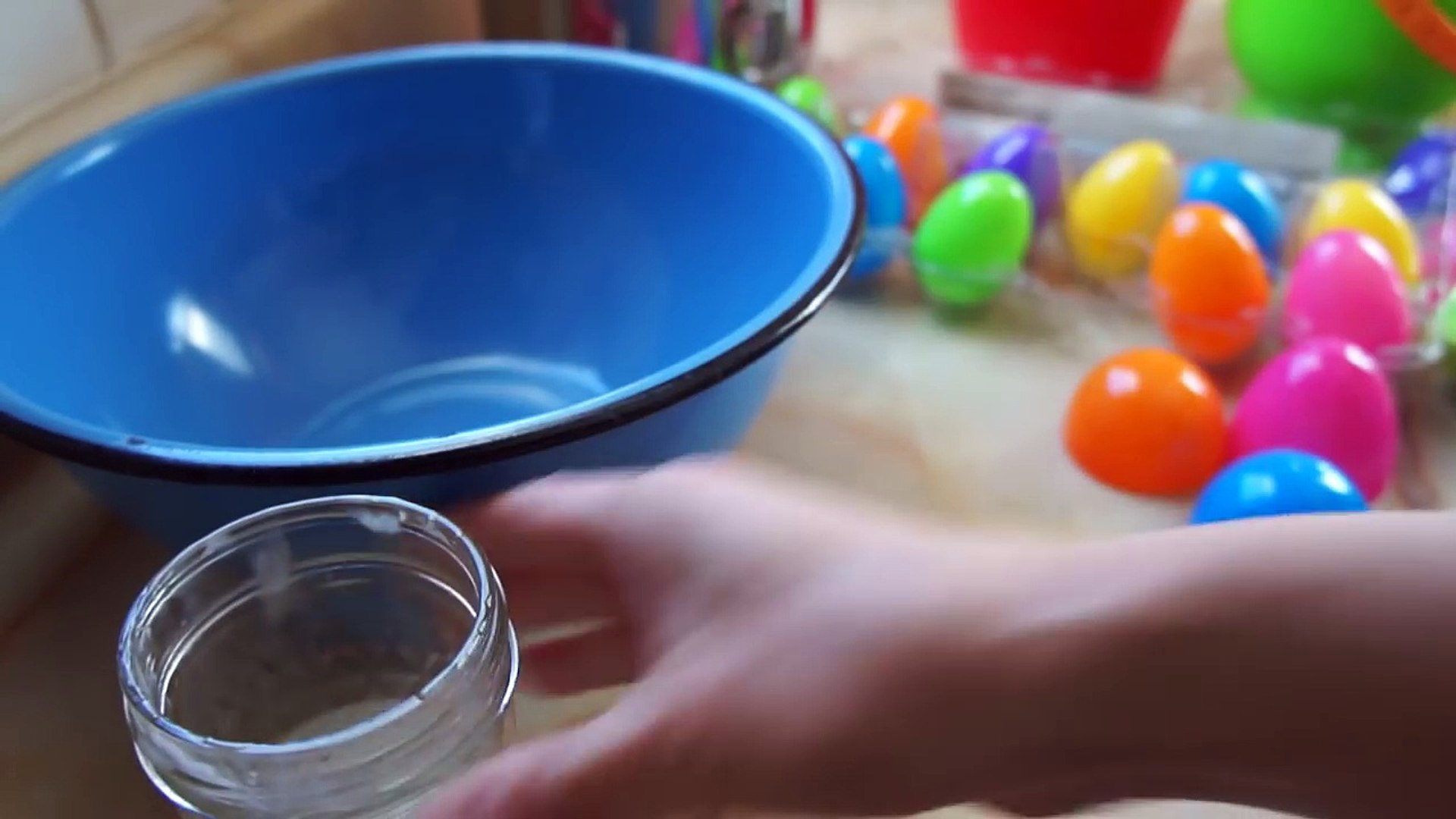 ⁣How to Make Surprise Fizzy Dinosaur Eggs - Bath Bomb Recipe - How to make slime