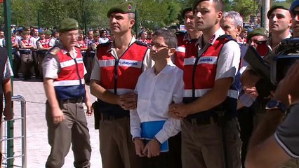 Начался массовый процесс над "путчистами"