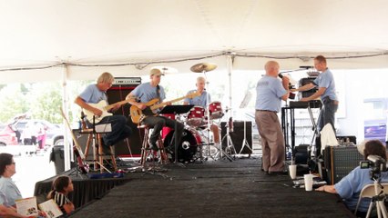 Danny McCorkle & the Katz perform 'Welcome To My World' Elvis Week 2014 video