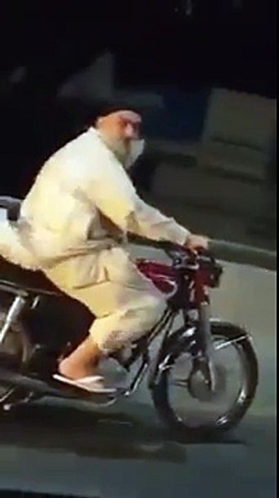 funny الشيخ مش قليل