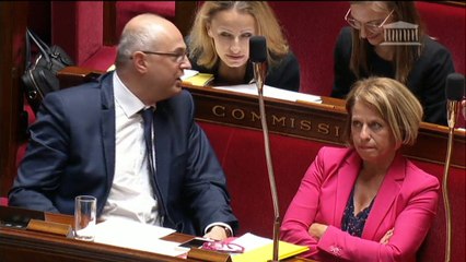 "Merci de montrer que l’on peut gagner sa vie dans le privé", lance un député pour défendre Muriel Pénicaud