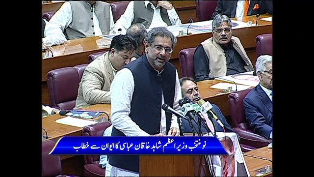 Pakistan parliament elects ex-oil minister Abbasi as new PM (2)