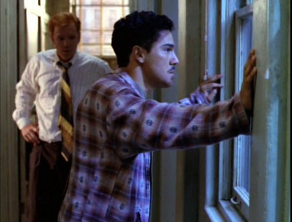 NYPD Blue S01E09 Ice Follies