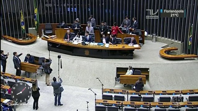 Câmara deve decidir amanhã se autoriza ou não o prosseguimento de denuncia contra Temer
