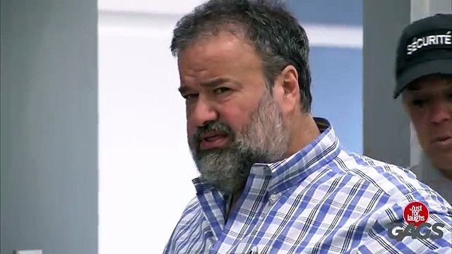 Long Banana in Man's Pants - Just For Laughs Gags