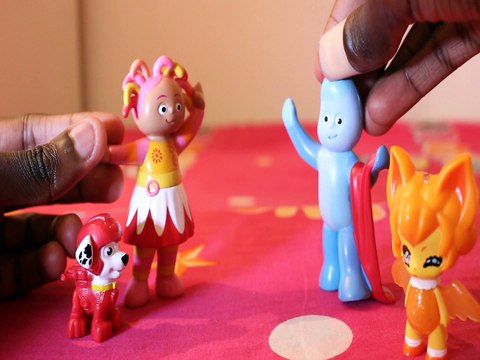 UPSY DAISY & MASHALL MARCUS FIGHT FOR THEIR SPOT SPIDERMAN IGGLE PIGGLE CERULEA Toys BABY Videos, IN THE NIGHT GARDEN ,