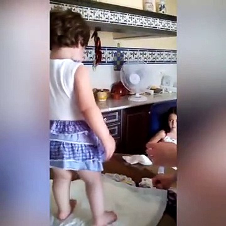 Ela ia chorar, desistiu e fez pose. Kkkkk