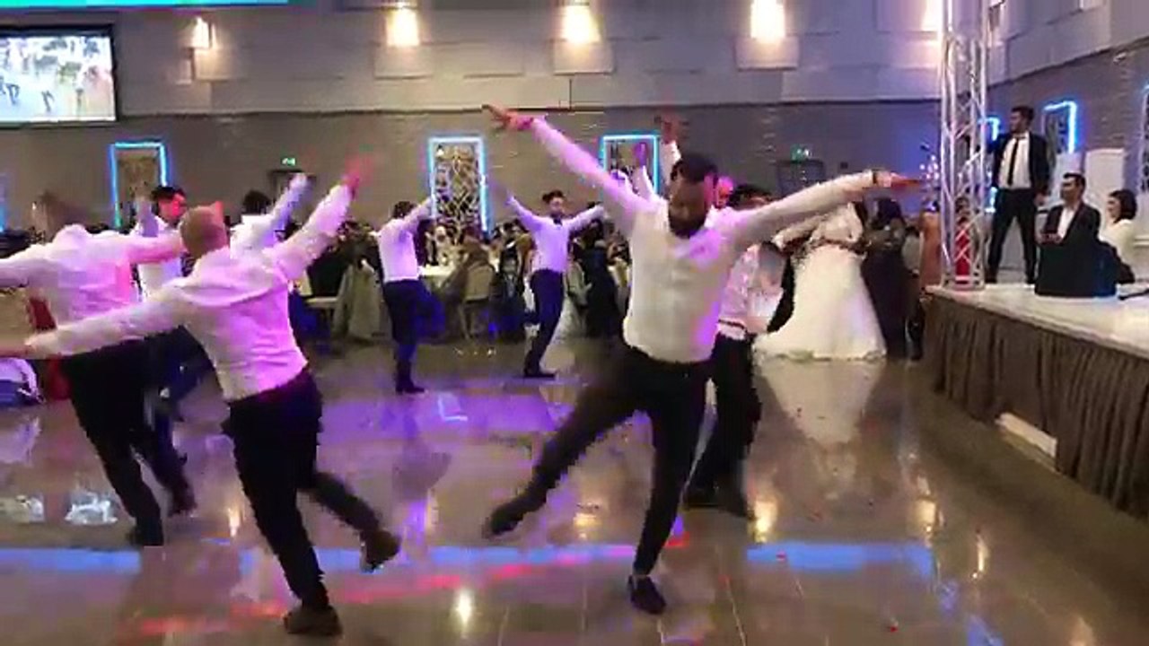 çökertme zeybeği nasıl oynanır