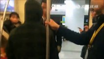 Kung fu in real fight!!!!A Chinese man fights on subway in Tai chitai ji style.太极高手教你怎么放倒敌人！