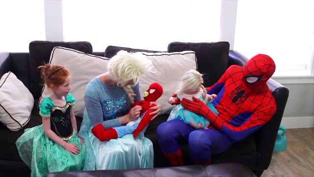 CUTE PRINCESSES ATE TOO MUCH ICE CREAM! FUNNY WORKOUT VIDEO WITH GYMNASTICS BARBIE STYLE PINK SPIDY-SZ_MdmL97FE