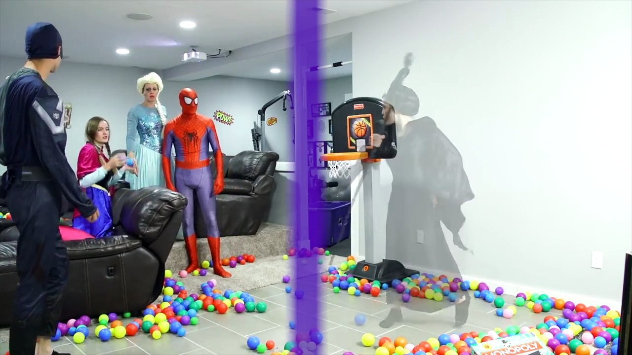 SUPERHEROES WAR ACTION MOVIE PARODY!! Epic Pit Ball challenge vs Princesses-P2QW_qoK6vU