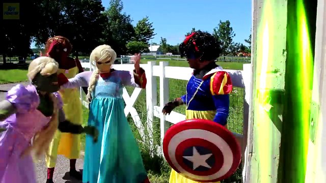 Superheroes BECOME PRINCESSES! w_ Frozen Elsa Spiderman Hulk Learn Colors Balloon Prank in Real Life-G8OgQPXq8Is