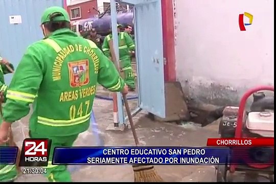 Desborde de río ocasionó la inundación de un colegio en Chorrillos