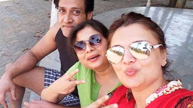 Inder Kumar's RARE And UNSEEN Pictures With Friends And Family