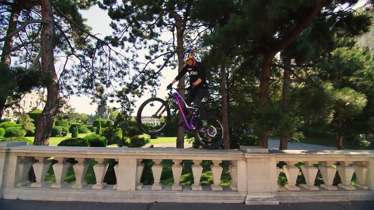 Urban Freeride Lives in Vienna - Fabio Wibmer