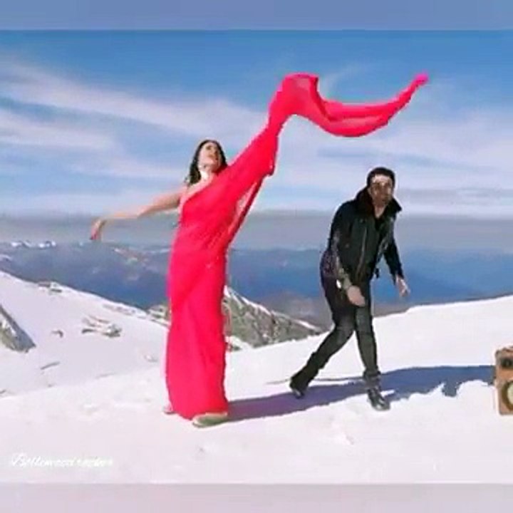 HOT Anushka sharma BOOB SHOW in Ae dil hai Mushkil [SLOW MOTION]