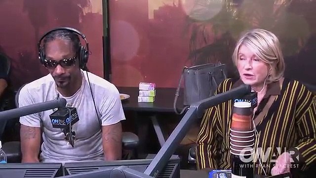 Snoop Dogg & Martha Stewart Team Up For Potluck Dinner Party | On Air with Ryan Seacrest