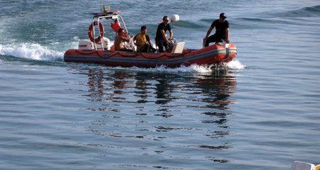 Çaldıkları Deniz Bisikleti İle Gölde Mahsur Kalınca Polisi Aradılar