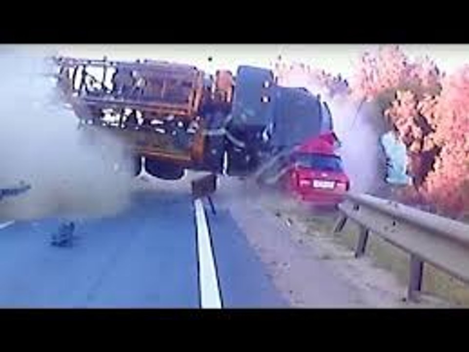 Extreme Ultimate Retardet Drivers Fails, Extreme Driving Fails And Sounds February 2017