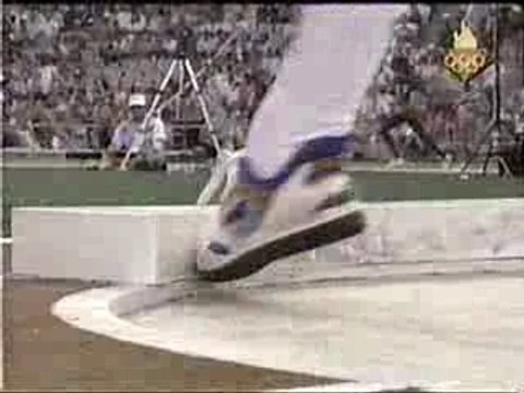 Athlé JO 1992 Gunthor lancer poids essai