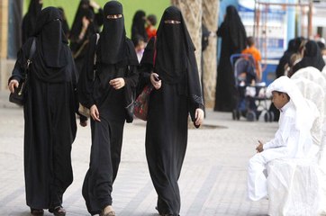 Suudi Arabistan, Kuracağı Tatil Beldelerinde Kıyafet Yasağını Kaldıracak