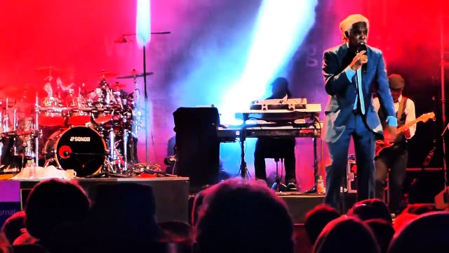 Billy Ocean red light spells danger 2016